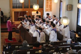 主日礼拝での聖歌隊の賛美